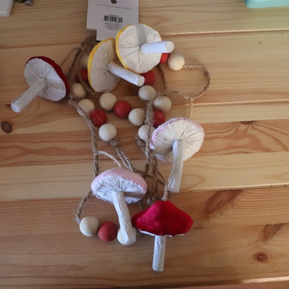 Mushroom Garland